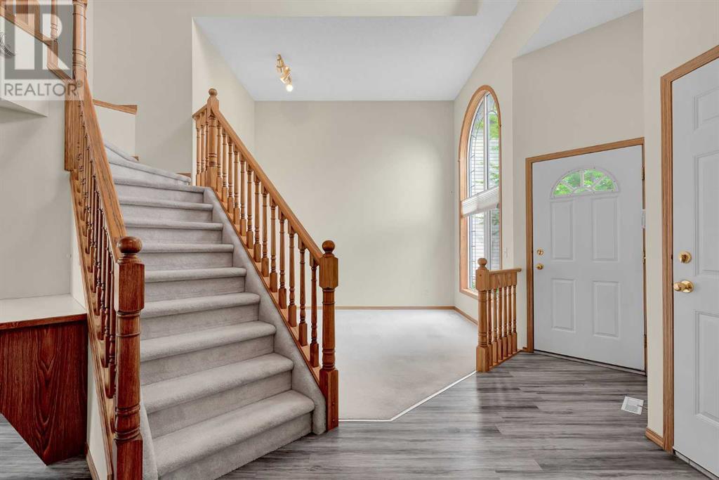 Single Family House for Sale in  Somercrest Close SW Somerset Calgary 