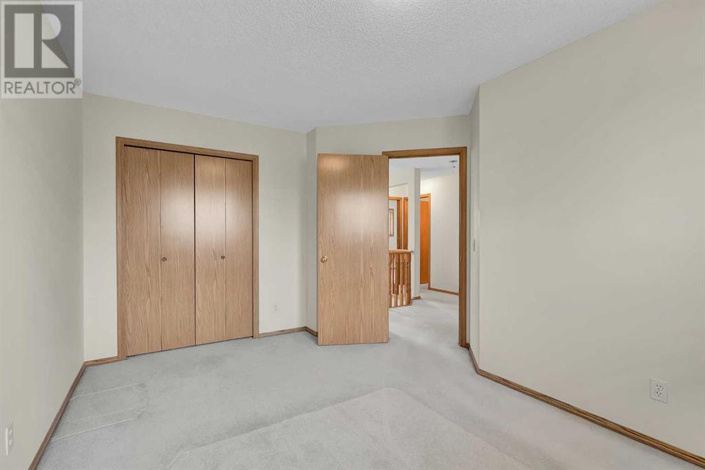 Single Family House for Sale in  Somercrest Close SW Somerset Calgary 