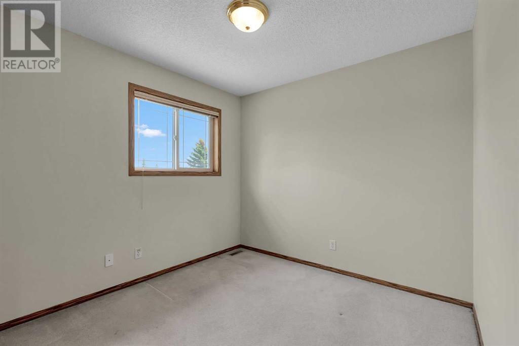 Single Family House for Sale in  Somercrest Close SW Somerset Calgary 