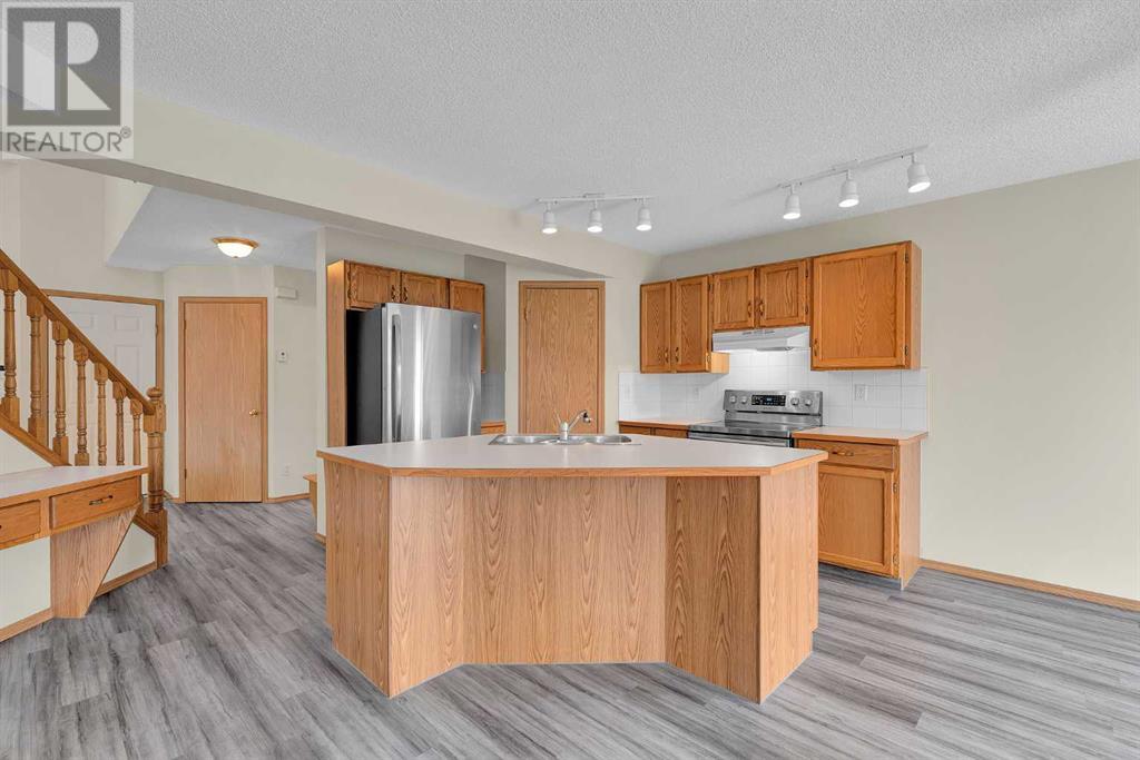 Single Family House for Sale in  Somercrest Close SW Somerset Calgary 