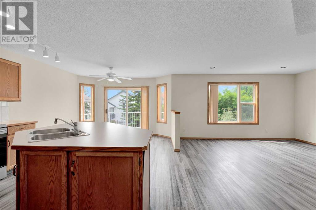 Single Family House for Sale in  Somercrest Close SW Somerset Calgary 