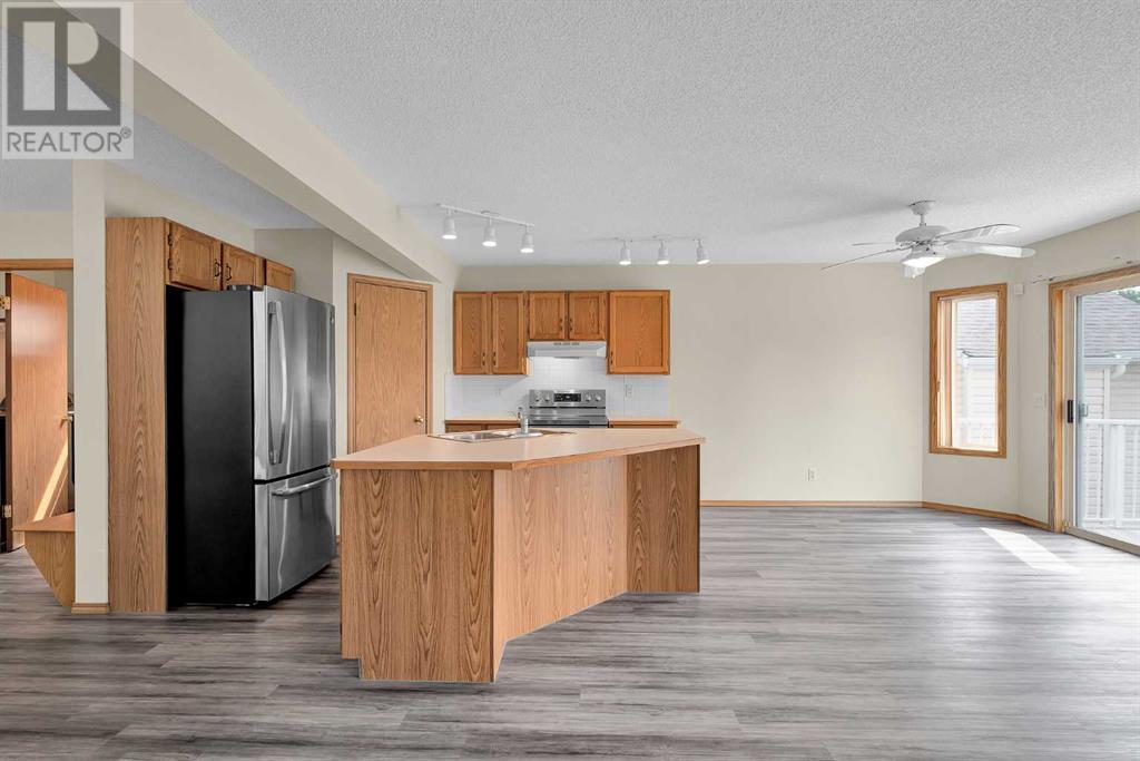 Single Family House for Sale in  Somercrest Close SW Somerset Calgary 