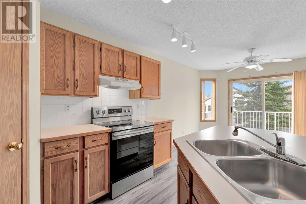 Single Family House for Sale in  Somercrest Close SW Somerset Calgary 