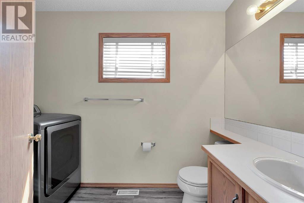 Single Family House for Sale in  Somercrest Close SW Somerset Calgary 
