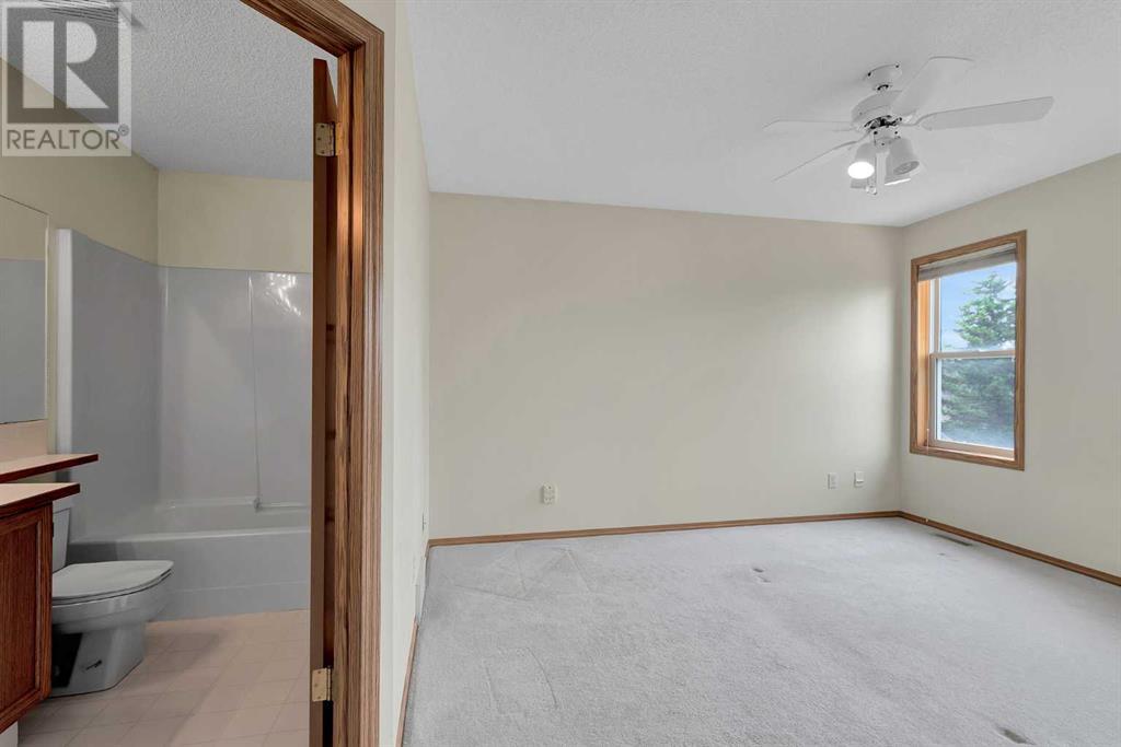 Single Family House for Sale in  Somercrest Close SW Somerset Calgary 