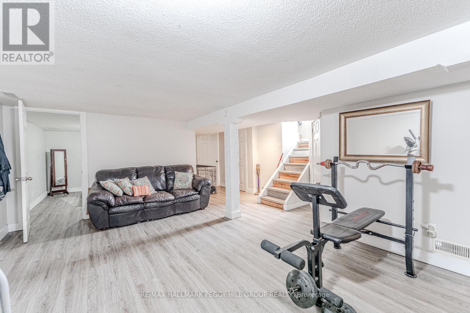 Photo 11 of 114 Maple Avenue, Barrie ON