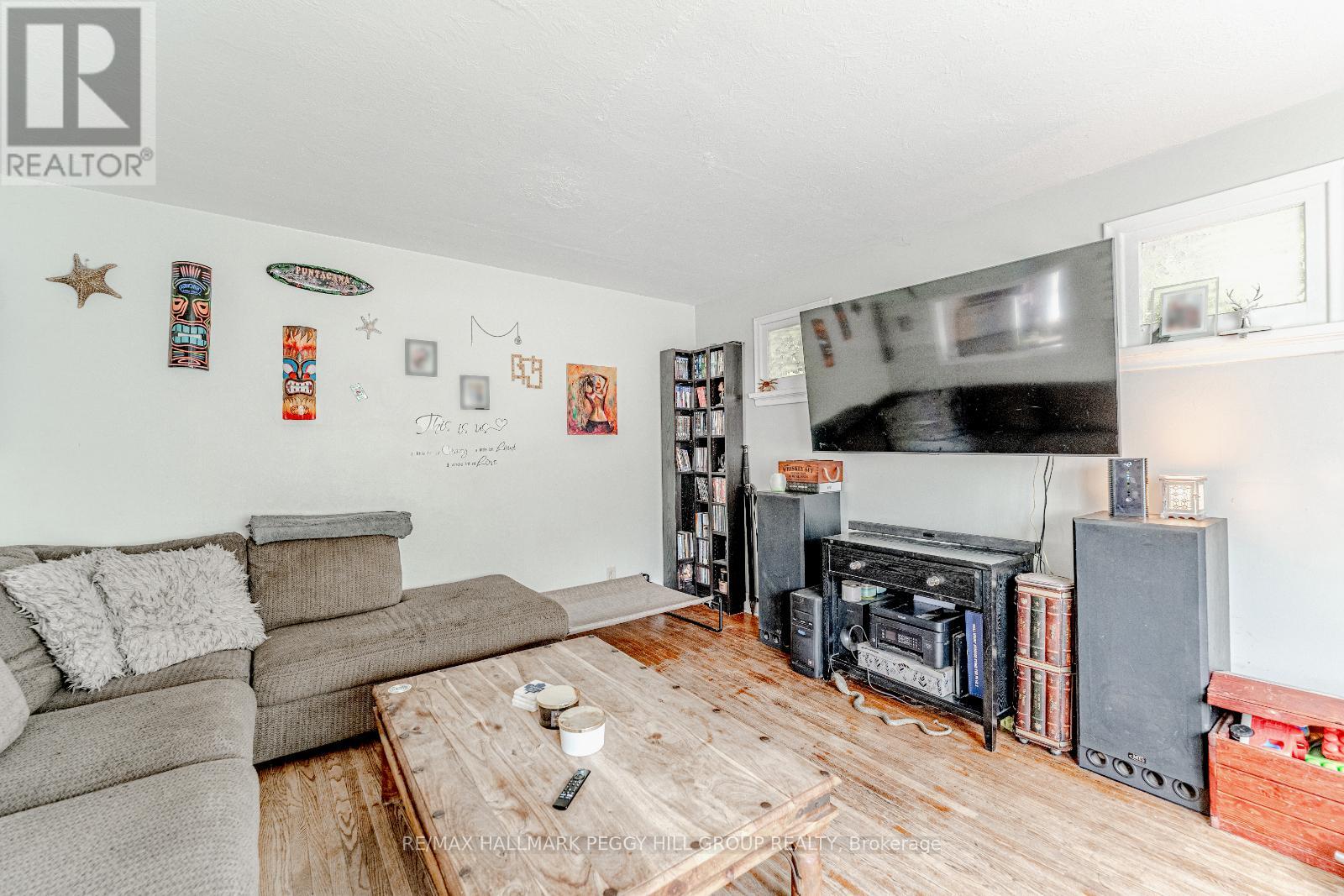 Photo 3 of 114 Maple Avenue, Barrie ON