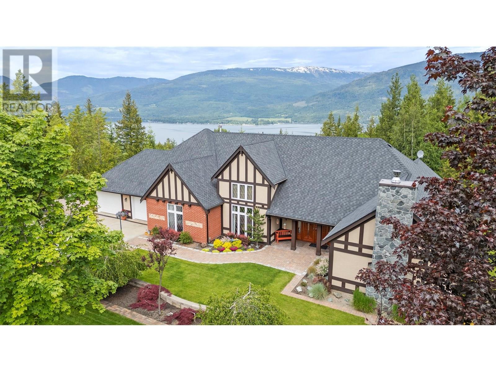 Photo 22 of 5121 Ivy Road, Eagle Bay BC