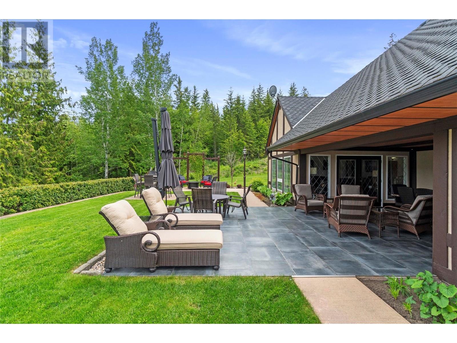 Photo 33 of 5121 Ivy Road, Eagle Bay BC