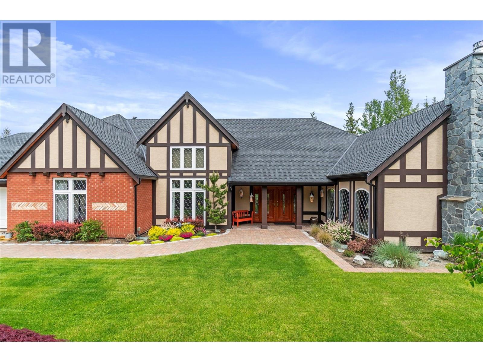 Photo 4 of 5121 Ivy Road, Eagle Bay BC