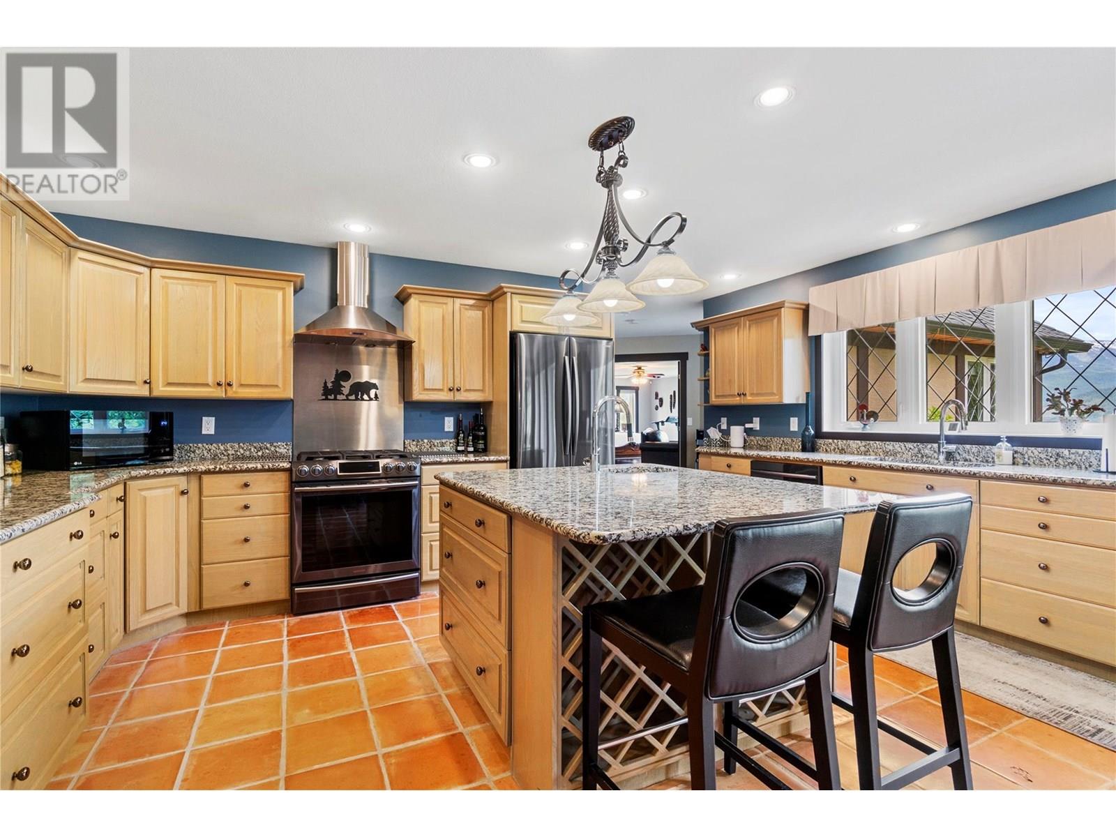 Photo 41 of 5121 Ivy Road, Eagle Bay BC