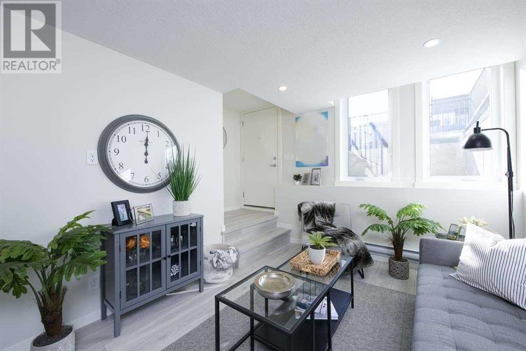 Single Family House for Sale in   Crimson Ridge Place NW Calgary 