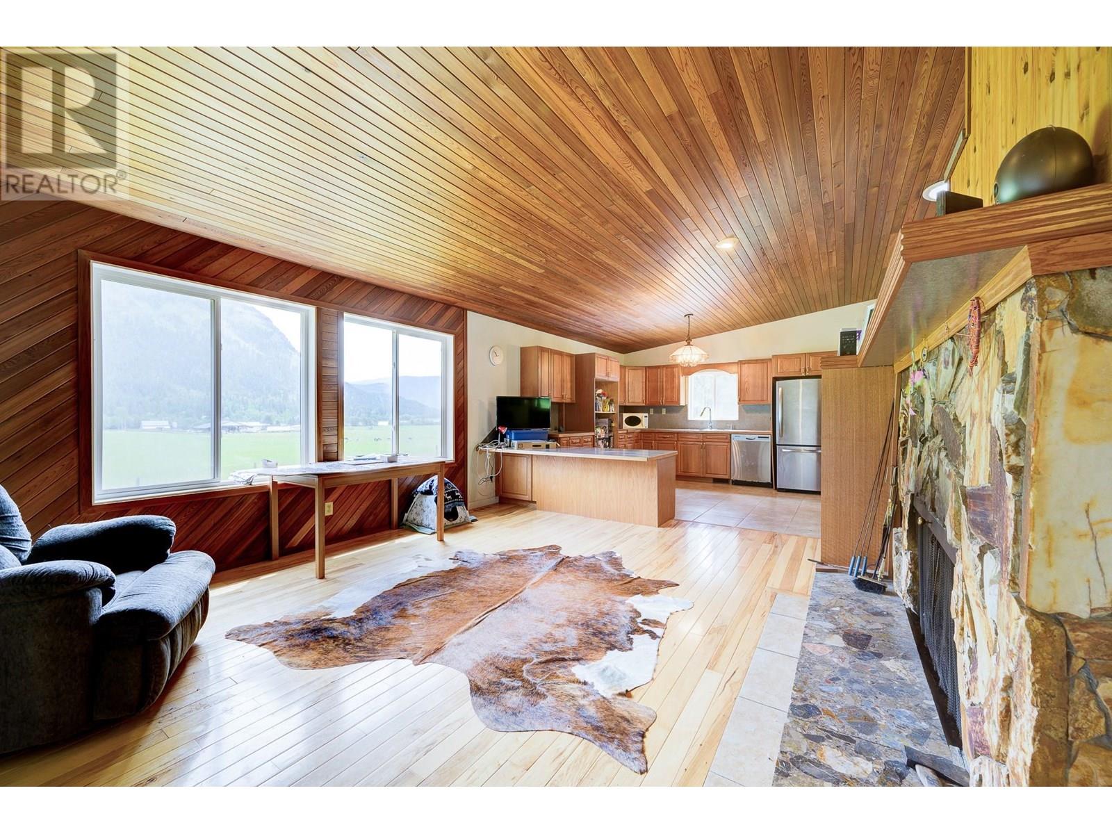 1053 PTARMIGAN Road, Chase