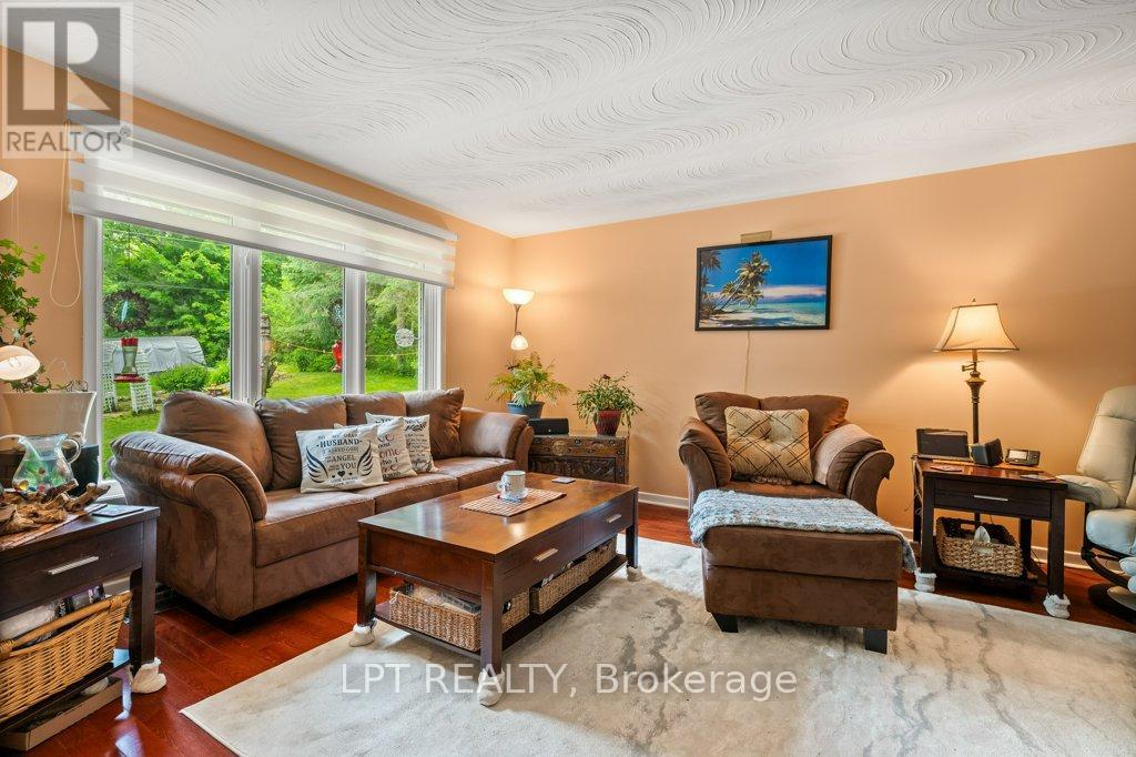 Photo 37 of 31 Acorn Lane, Frontenac ON
