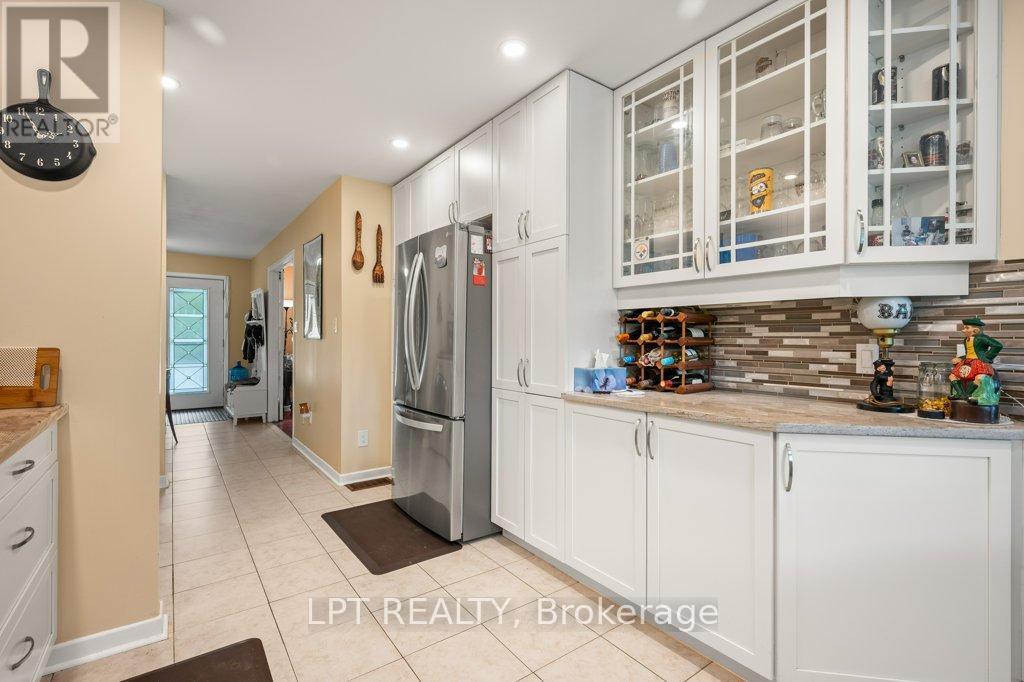 Photo 31 of 31 Acorn Lane, Frontenac ON