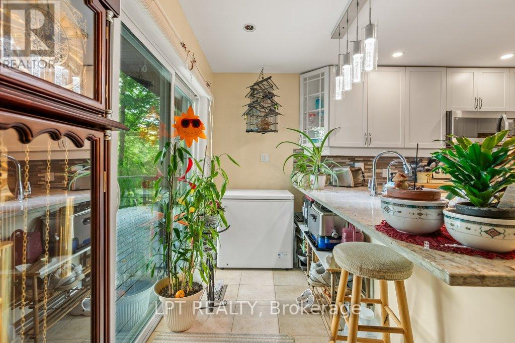 Photo 19 of 31 Acorn Lane, Frontenac ON