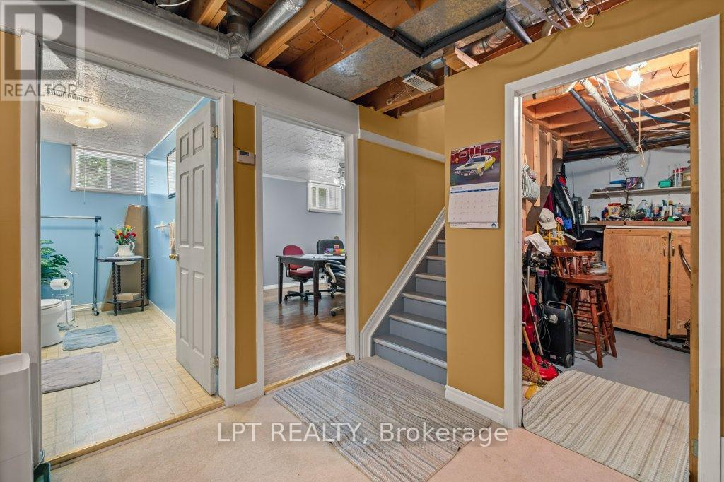 Photo 4 of 31 Acorn Lane, Frontenac ON