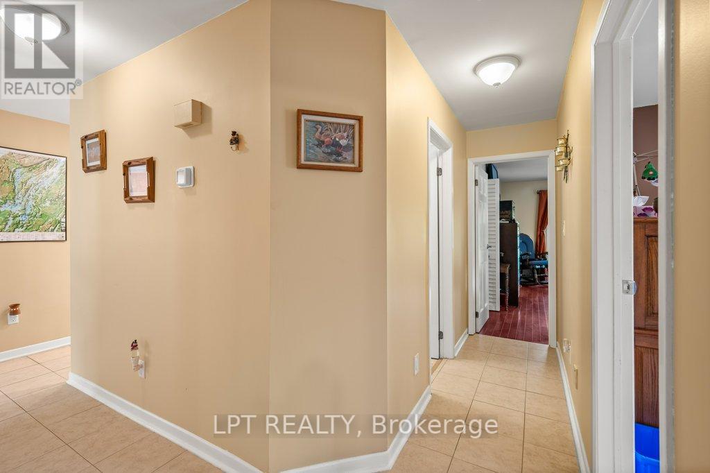 Photo 34 of 31 Acorn Lane, Frontenac ON