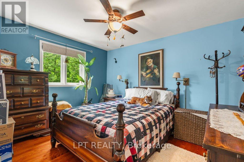 Photo 40 of 31 Acorn Lane, Frontenac ON