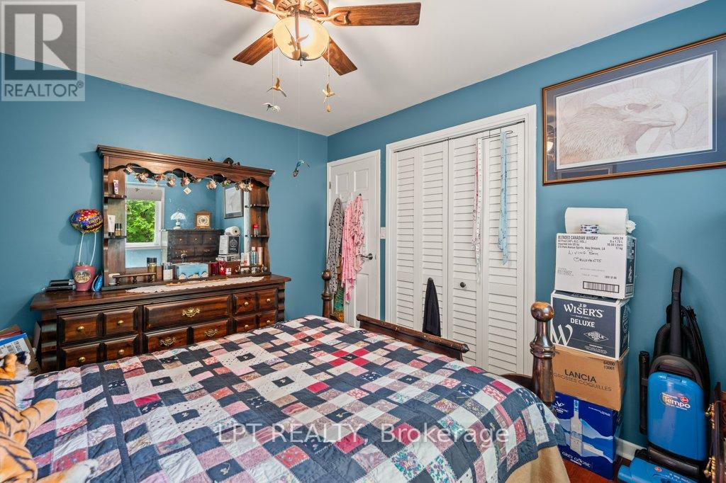 Photo 49 of 31 Acorn Lane, Frontenac ON