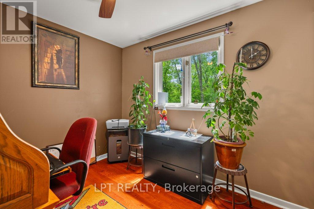 Photo 11 of 31 Acorn Lane, Frontenac ON