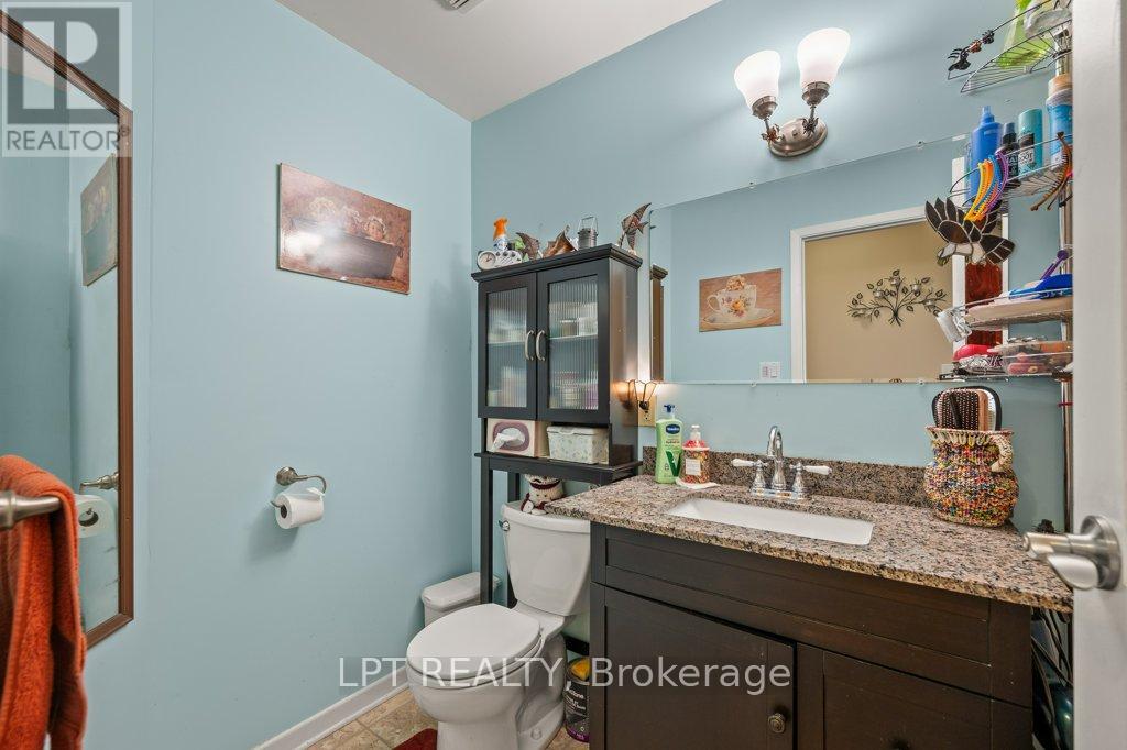 Photo 50 of 31 Acorn Lane, Frontenac ON