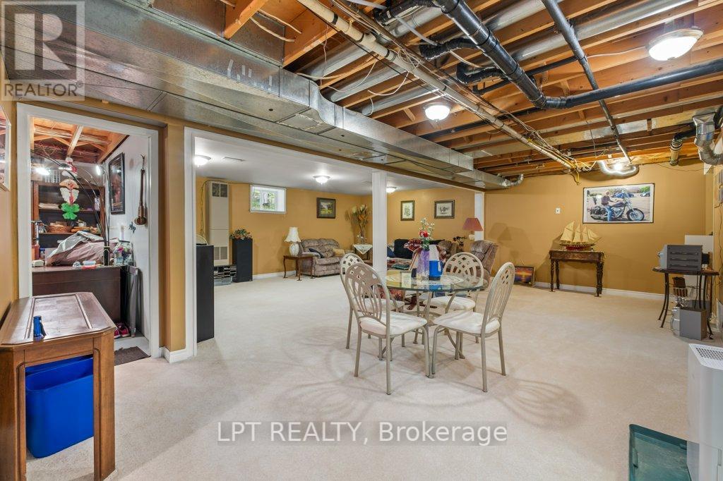 Photo 24 of 31 Acorn Lane, Frontenac ON