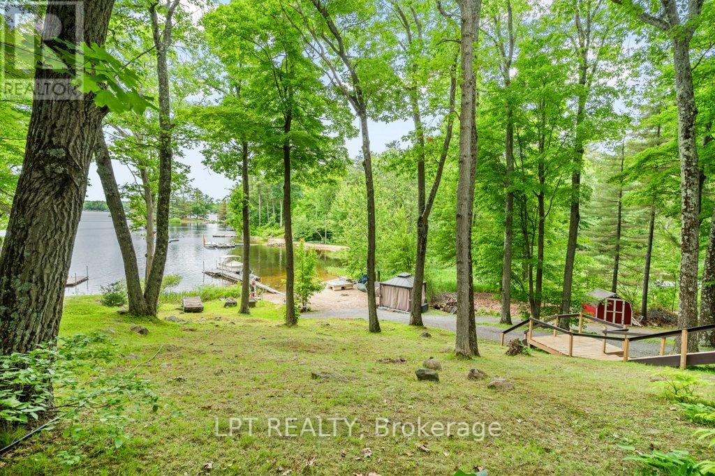 Photo 2 of 31 Acorn Lane, Frontenac ON