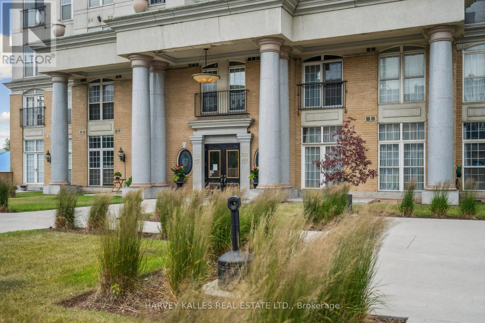 Photo 13 of 414 135 James Street S, Hamilton ON