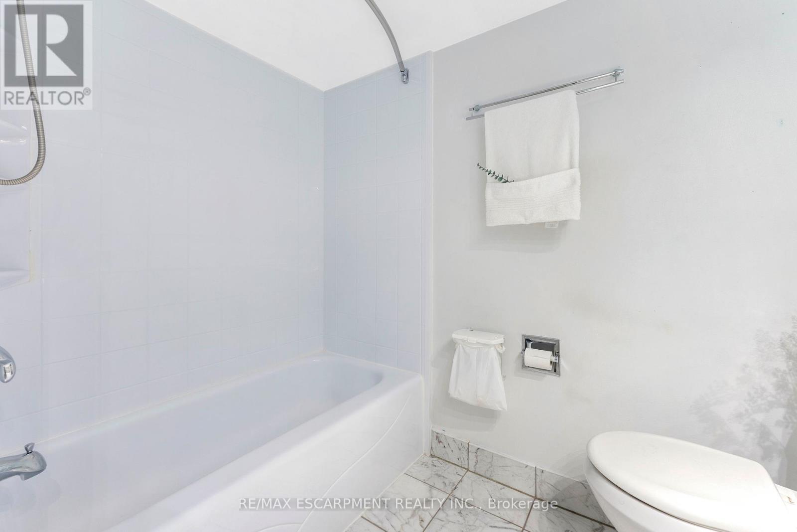 Photo 34 of 811 65 Scadding Avenue, Toronto ON