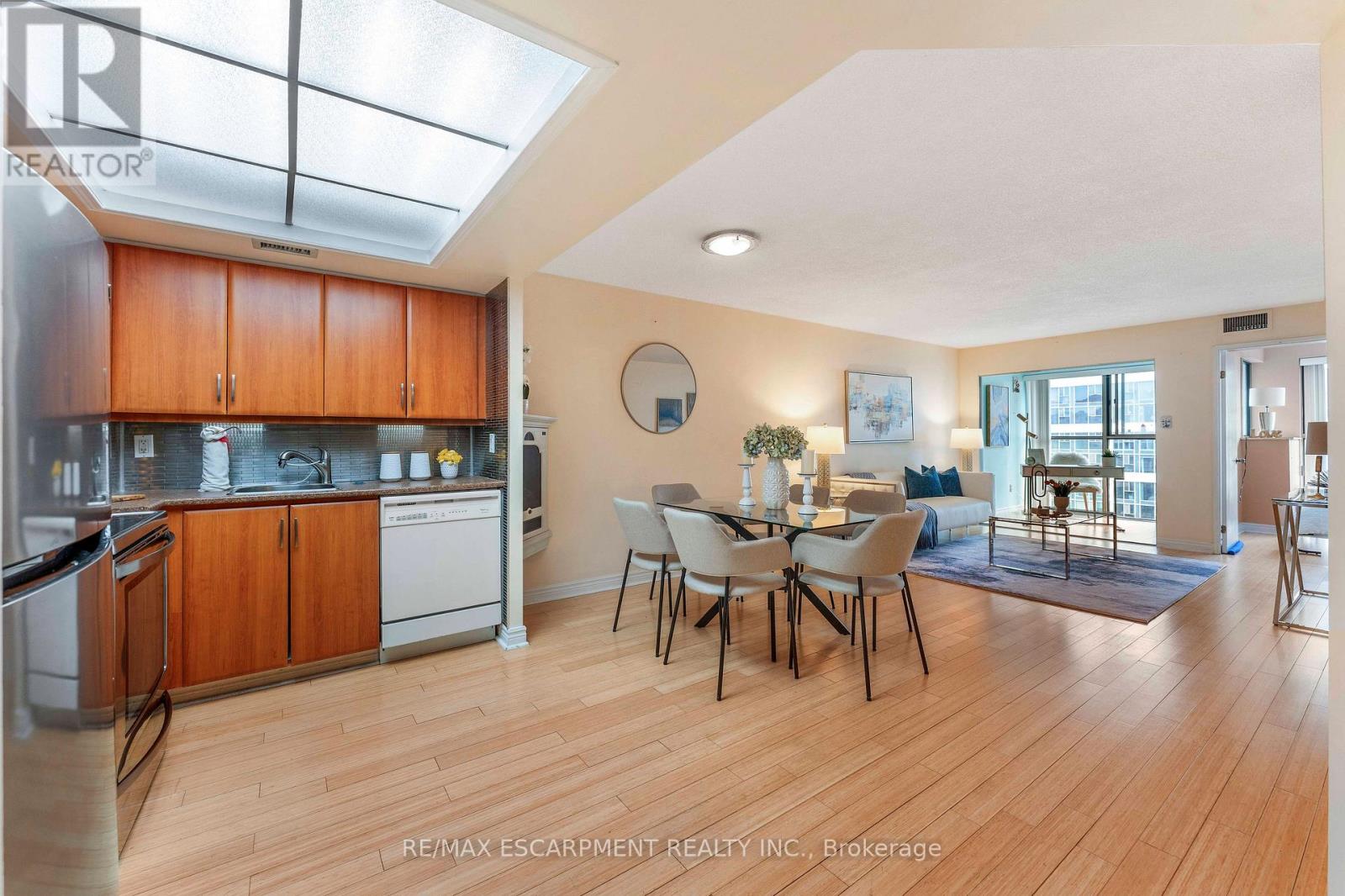 Photo 29 of 811 65 Scadding Avenue, Toronto ON