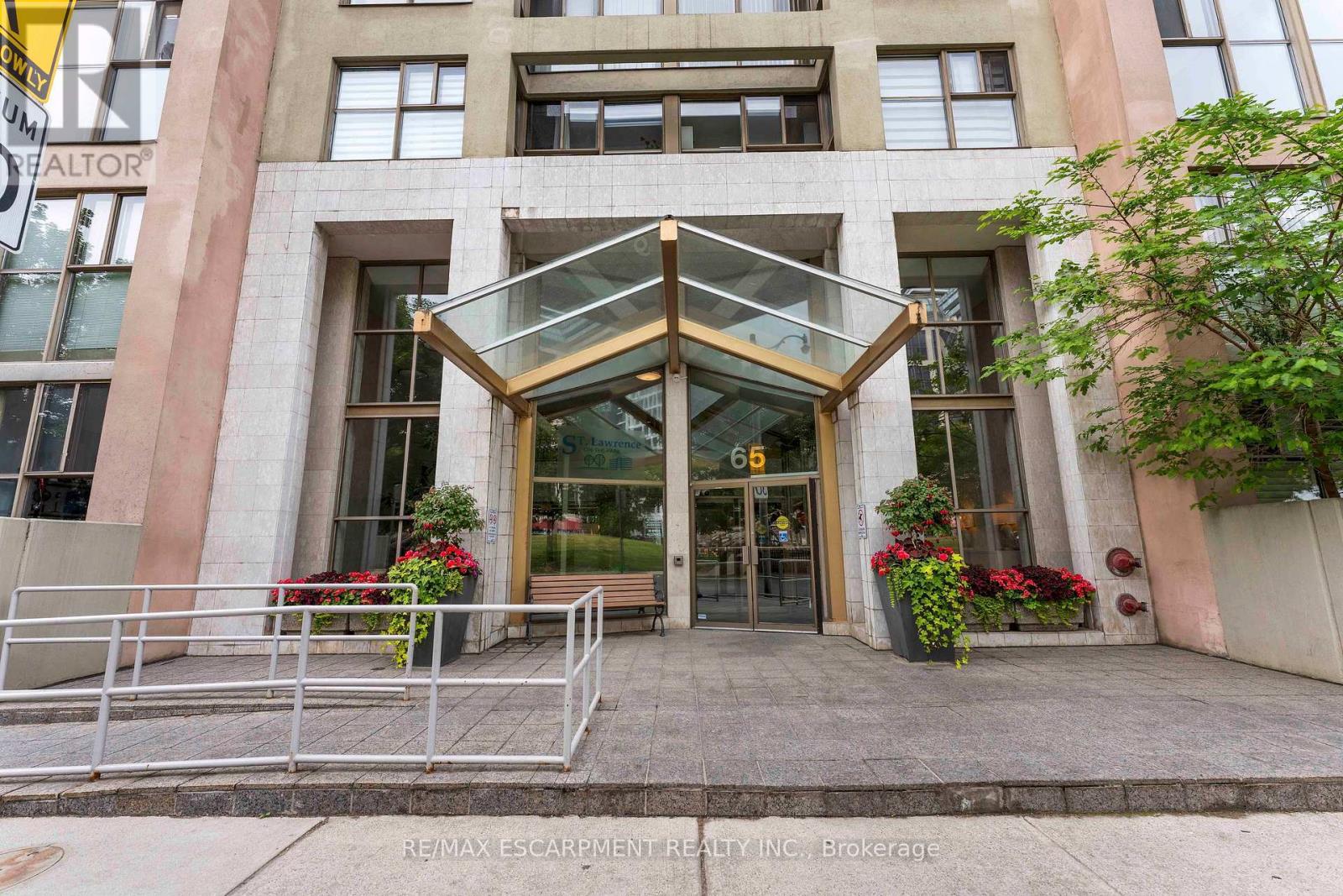Photo 27 of 811 65 Scadding Avenue, Toronto ON