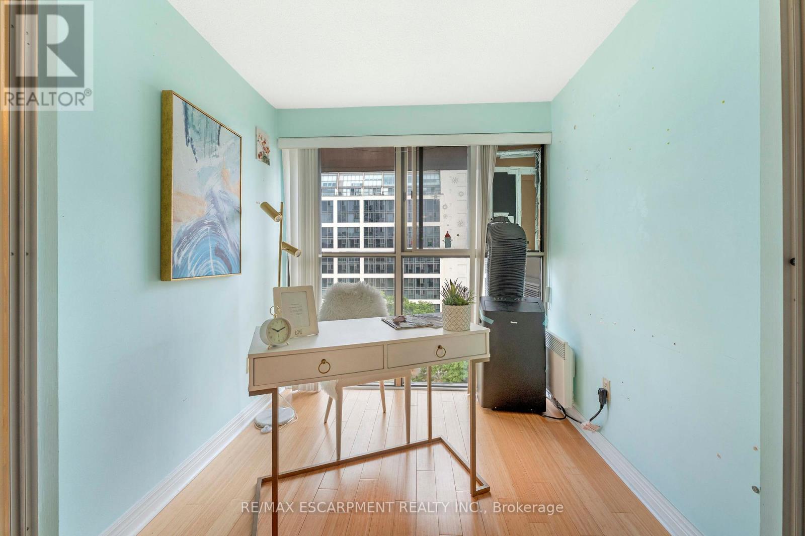 Photo 15 of 811 65 Scadding Avenue, Toronto ON