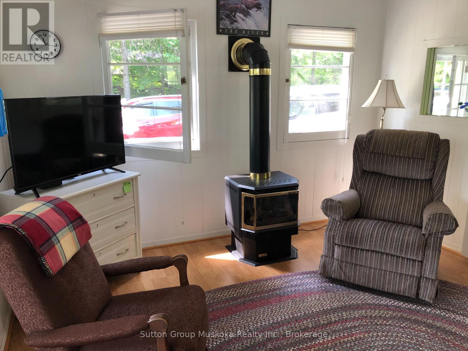 Photo 15 of 726 Muskoka Rd 10 Road, Huntsville ON