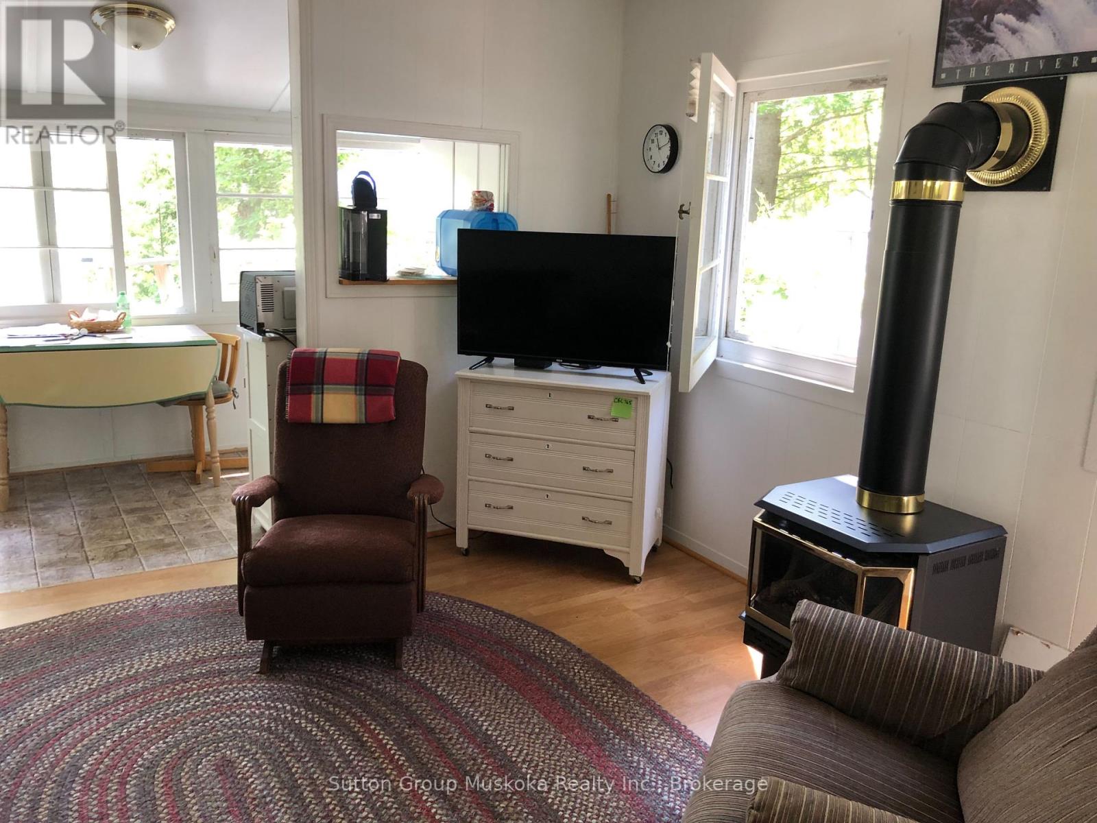 Photo 17 of 726 Muskoka Rd 10 Road, Huntsville ON