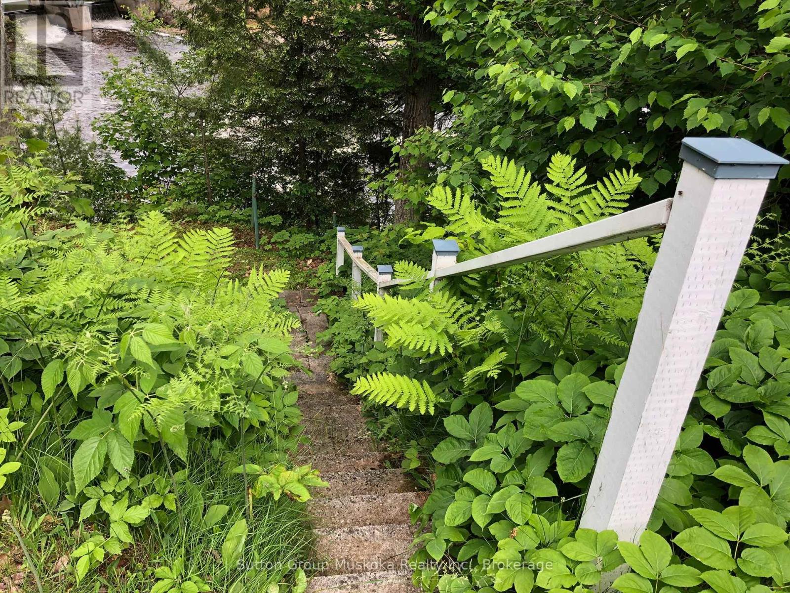 Photo 8 of 726 Muskoka Rd 10 Road, Huntsville ON