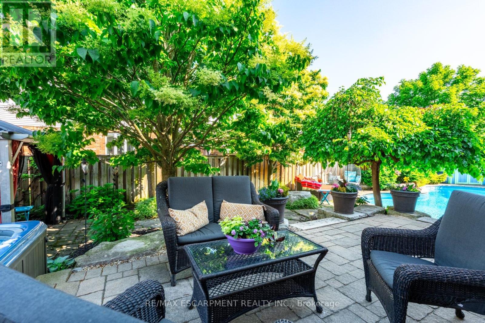 Photo 18 of 2338 Norland Drive, Burlington ON