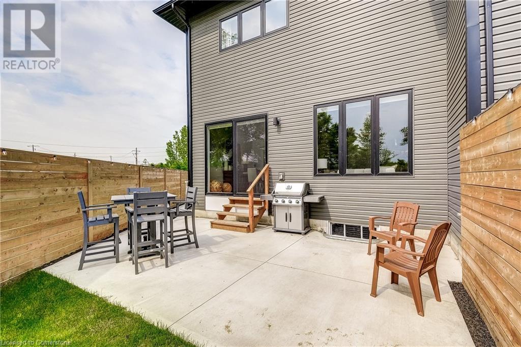 Photo 4 of 994 Hansler Road, Welland ON