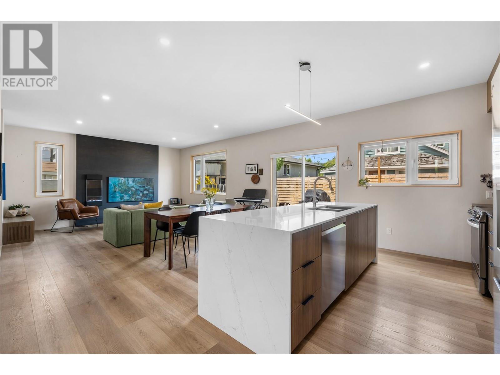  949 & 951 Coronation Avenue, Kelowna