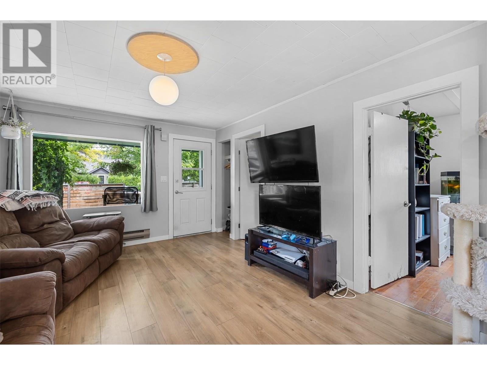  949 & 951 Coronation Avenue, Kelowna