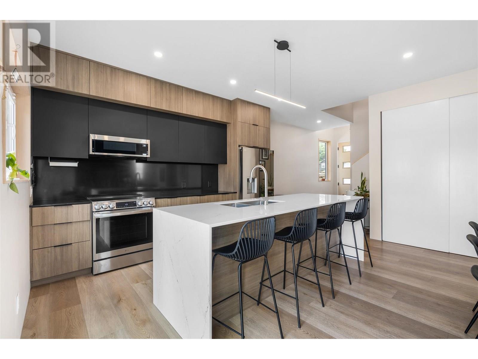 949 & 951 Coronation Avenue, Kelowna