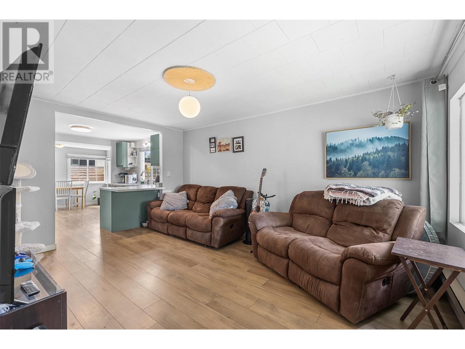  949 & 951 Coronation Avenue, Kelowna