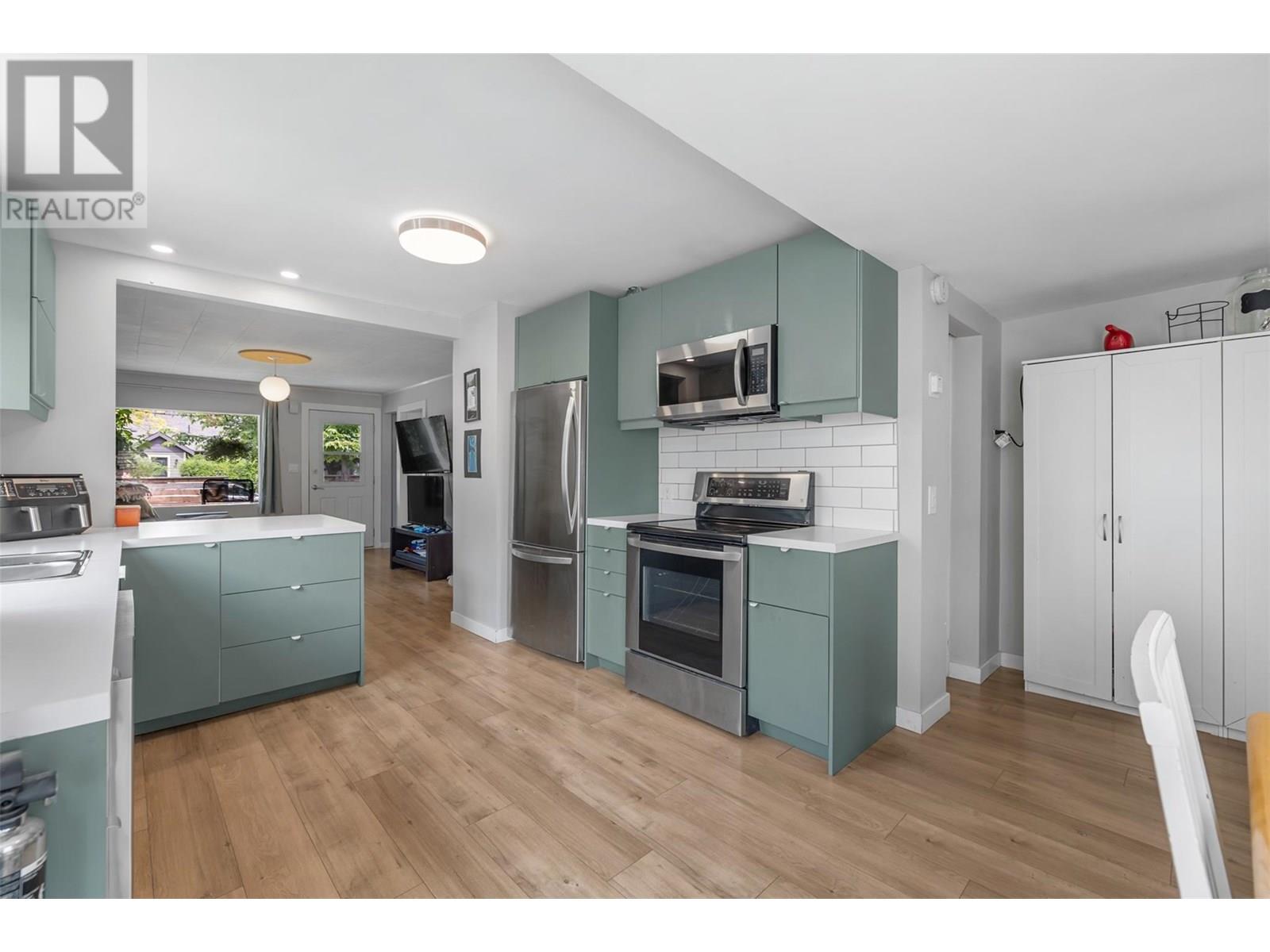  949 & 951 Coronation Avenue, Kelowna