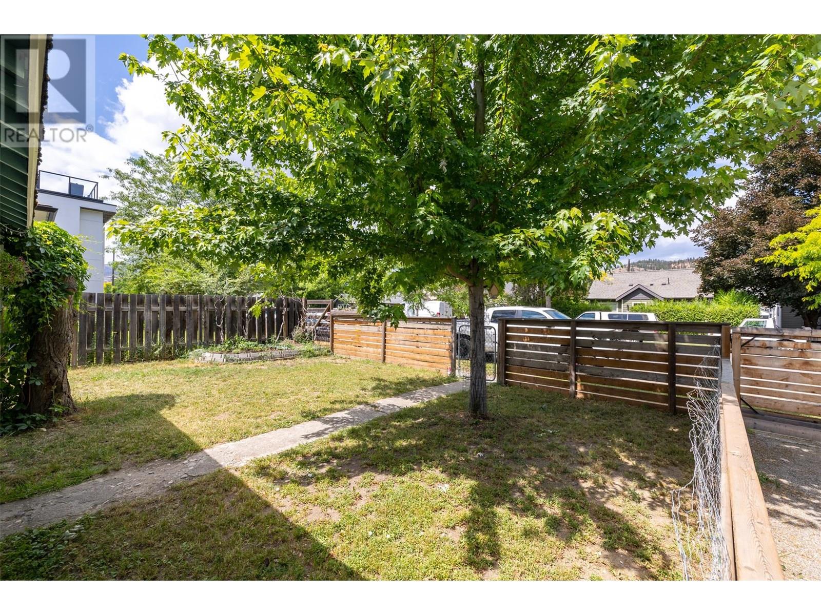  949 & 951 Coronation Avenue, Kelowna