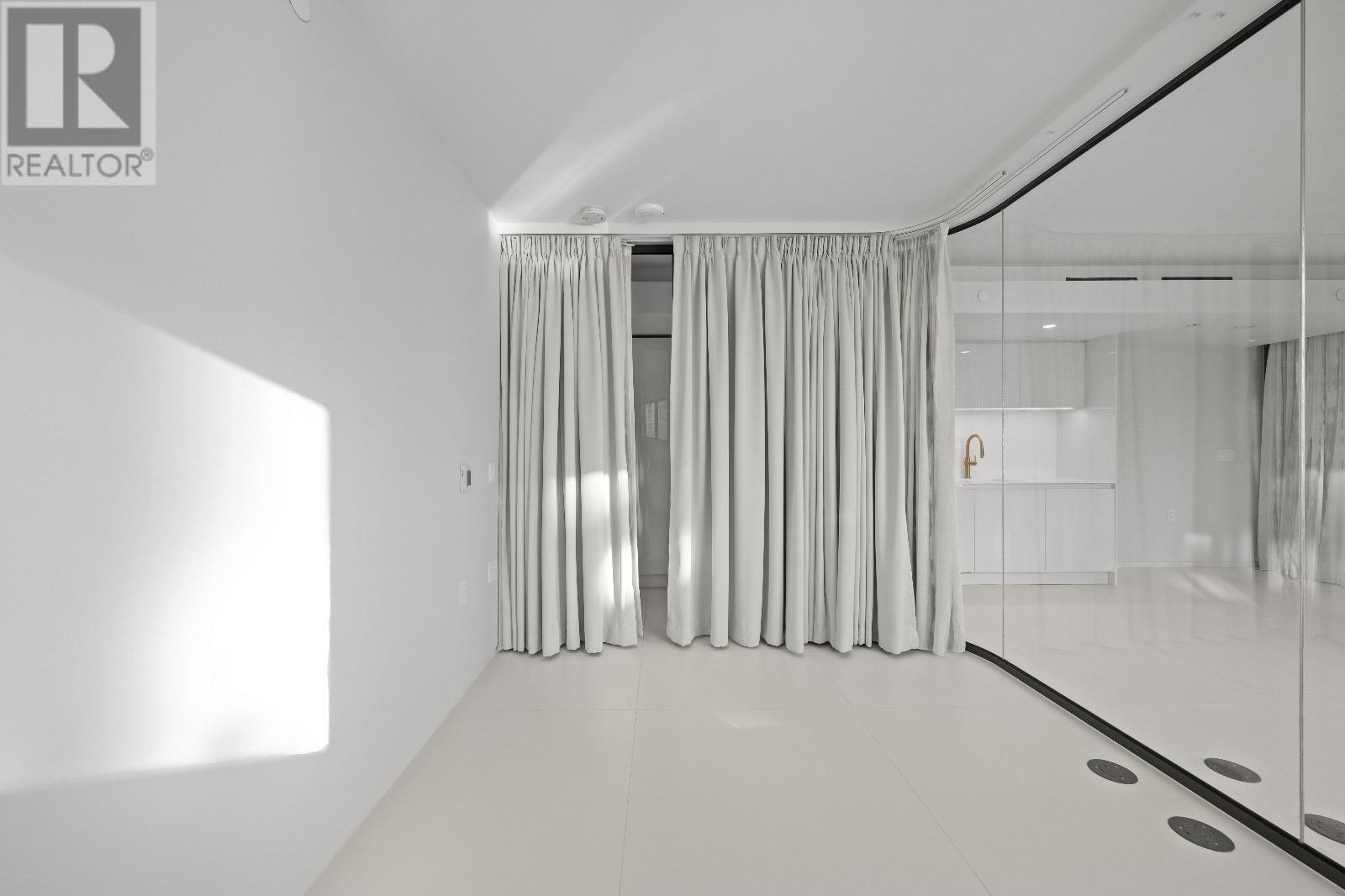 Photo 11 of 706 1033 Nelson Street, Vancouver BC
