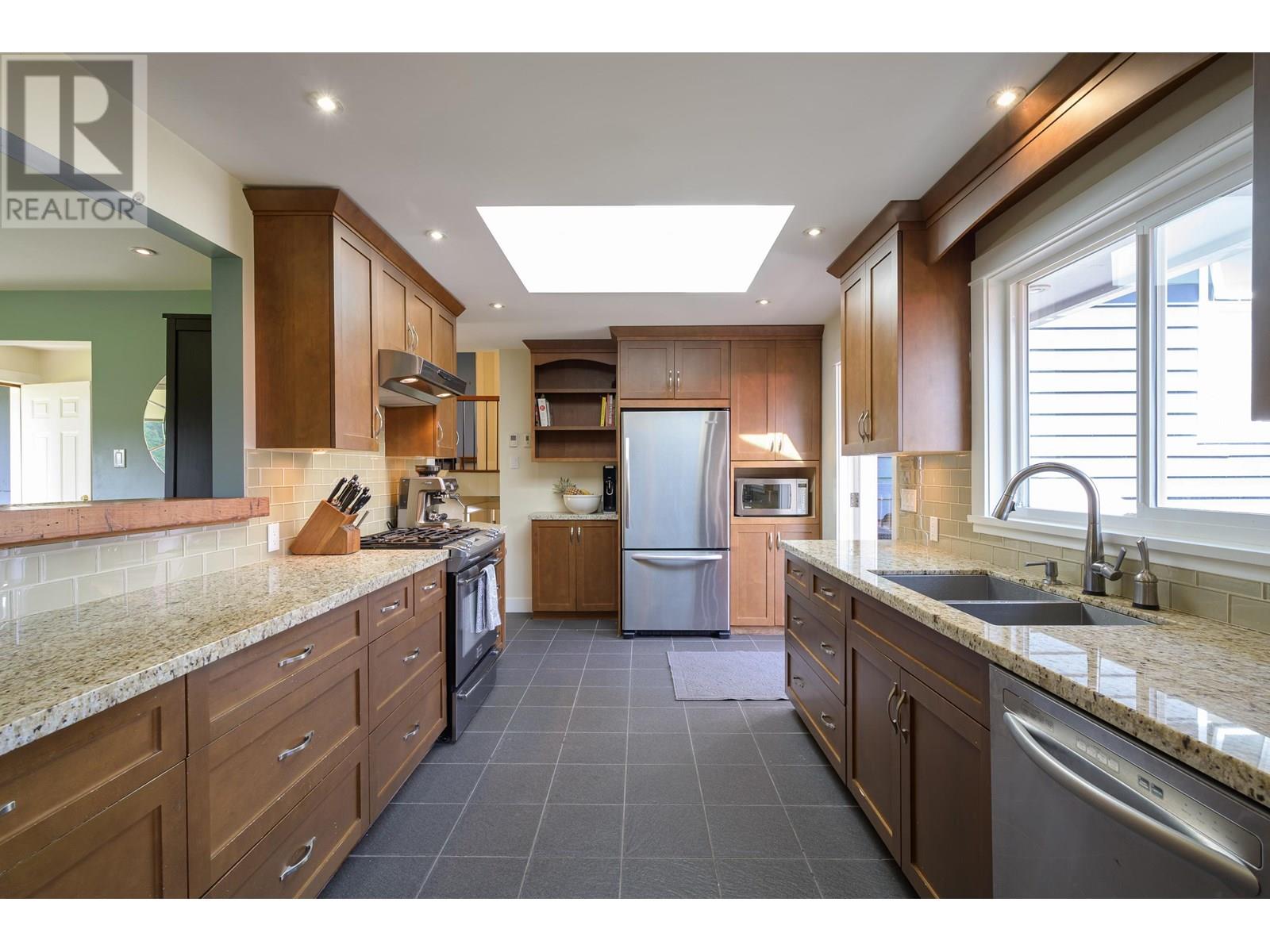 Photo 12 of 5015 Chehalis Drive, Delta BC