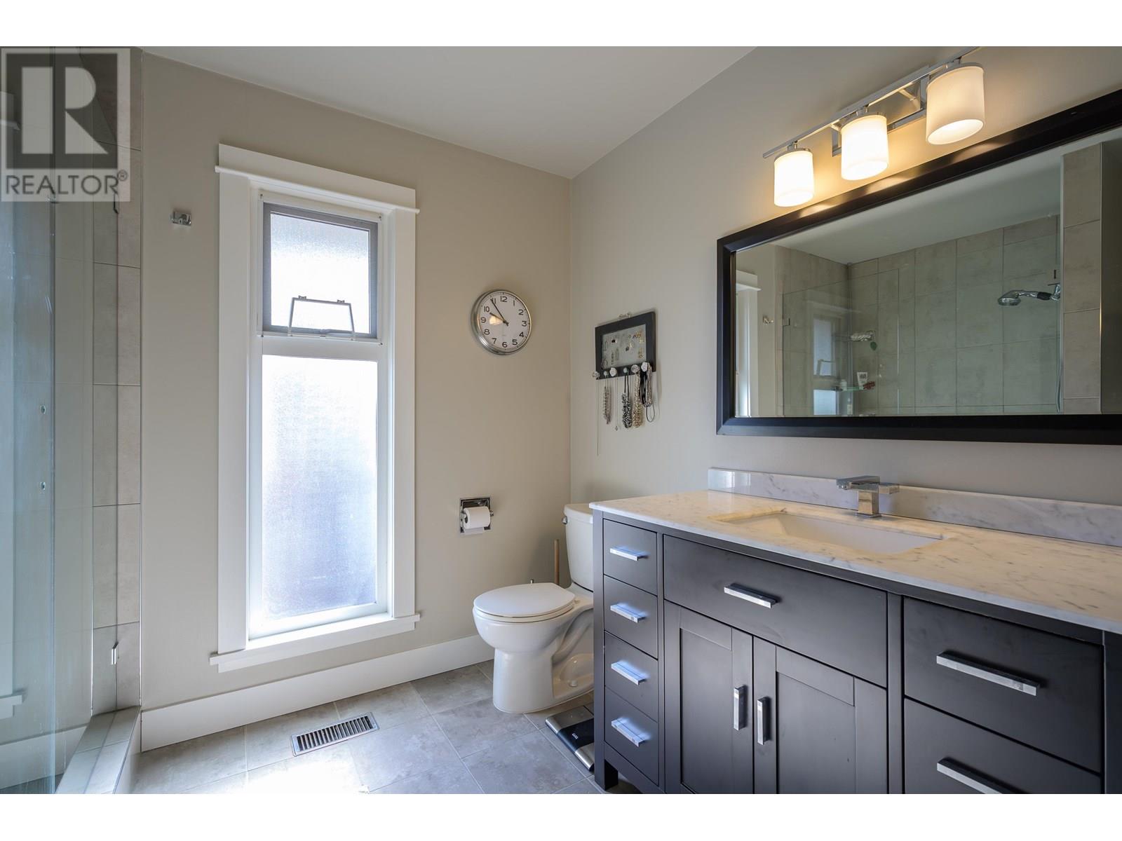 Photo 20 of 5015 Chehalis Drive, Delta BC