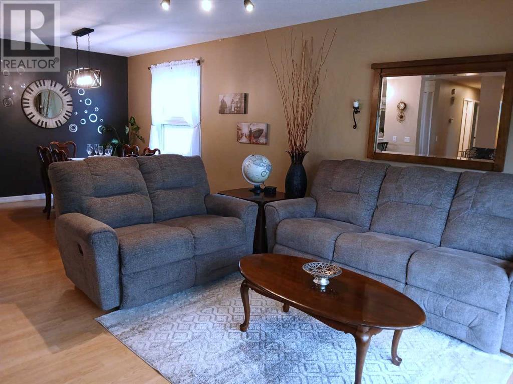 Photo 2 of 3808 49 A Avenue, Innisfail AB