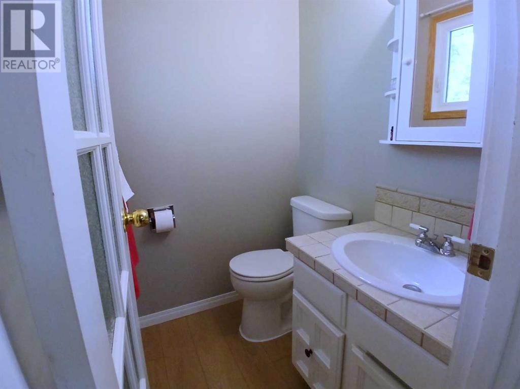 Photo 22 of 3808 49 A Avenue, Innisfail AB