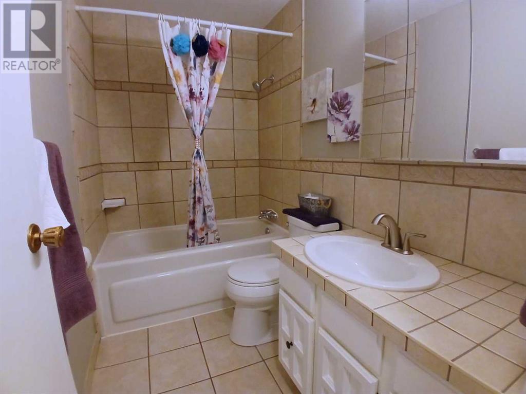 Photo 21 of 3808 49 A Avenue, Innisfail AB